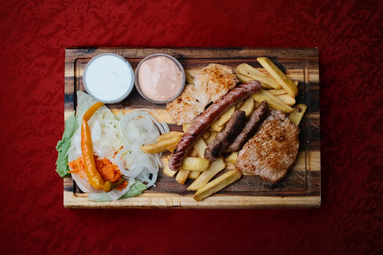 Grillteller (4 Sorten Fleisch) in der Neubauschenke Wien