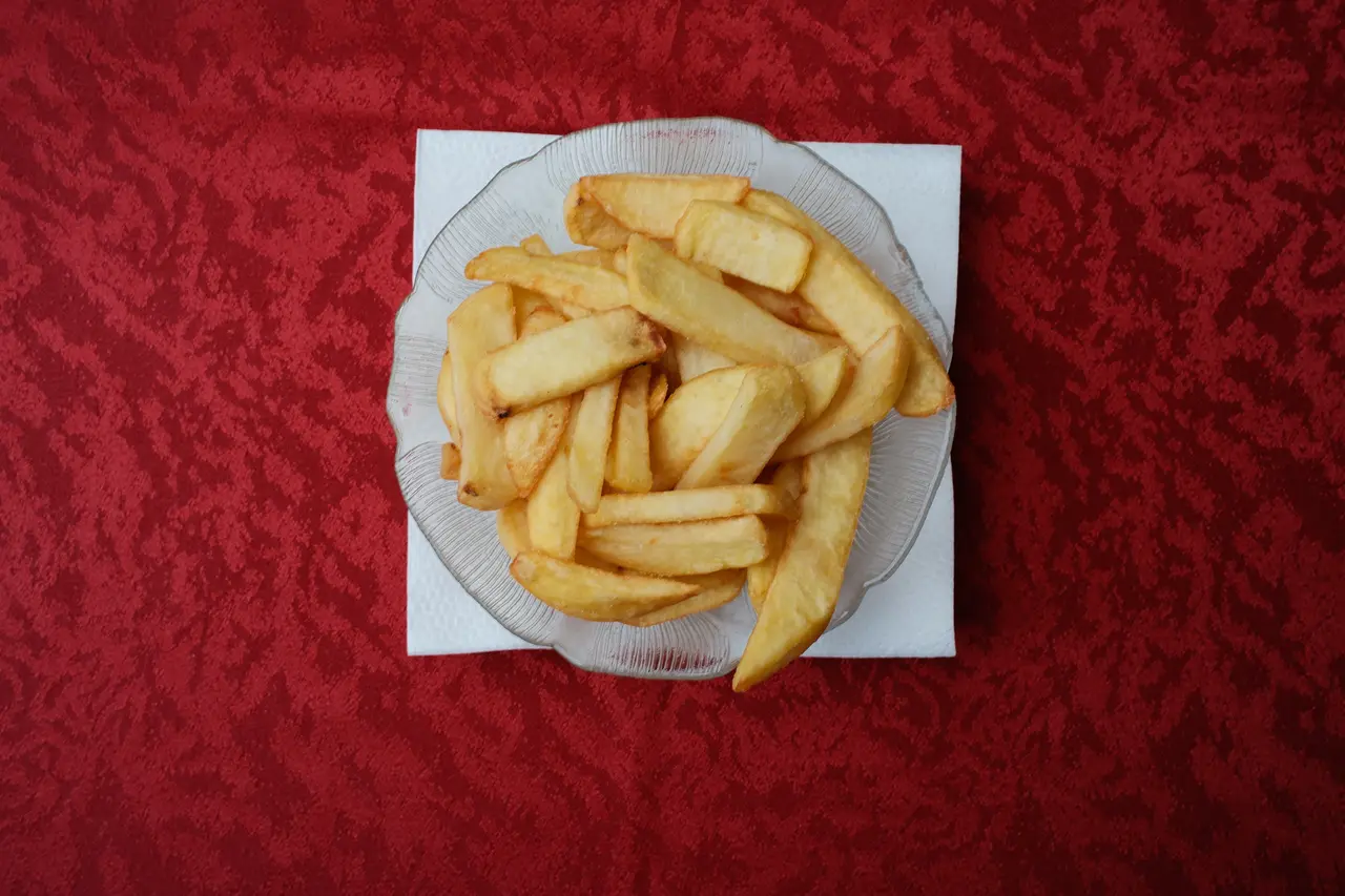 Pommes frites in der Neubauschenke Wien