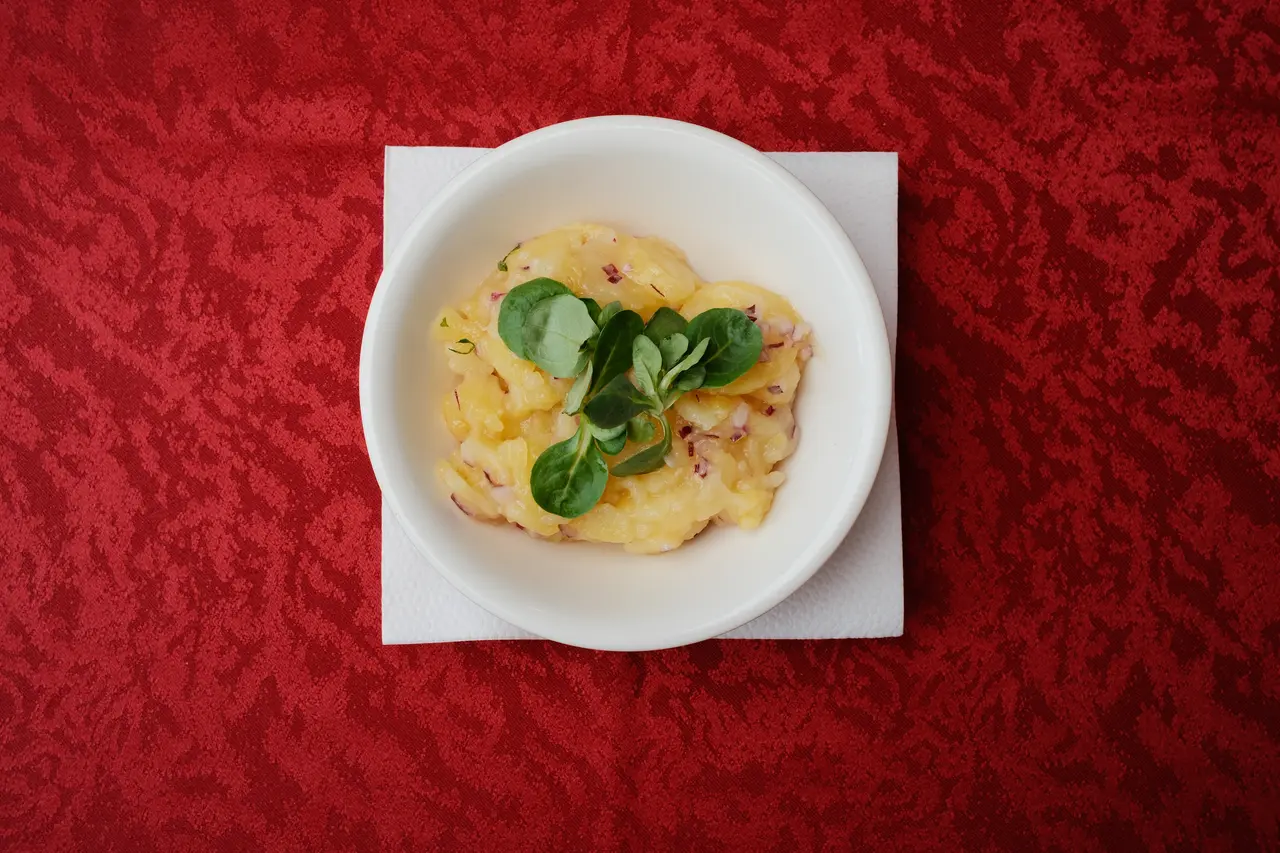 Hausgemachter Erdäpfelsalat in der Neubauschenke Wien