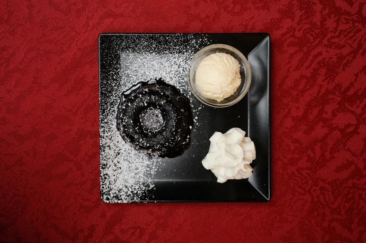 Schoko-Nuss-Kuchen in der Neubauschenke Wien