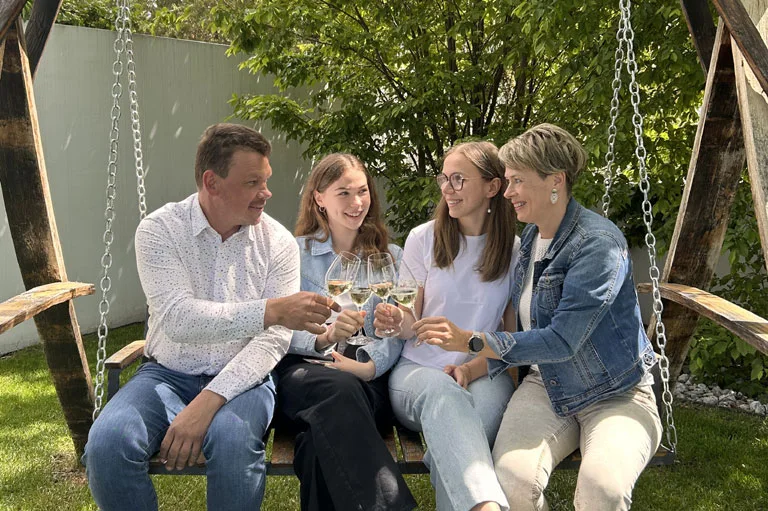 Die Familie hinter dem Weingut Hugl-Wimmer im Weinviertel